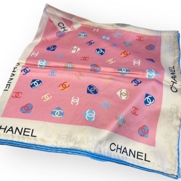 CHANEL Logo Pink Scarf - Picture 6 of 7